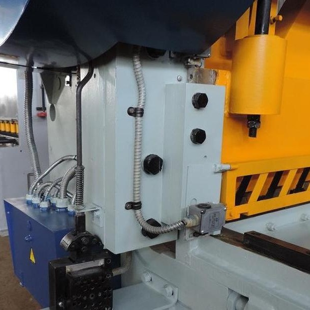 Механические гильотинные ножницы НЛ3424 (16х2500мм)Фото 9684-06.jpg