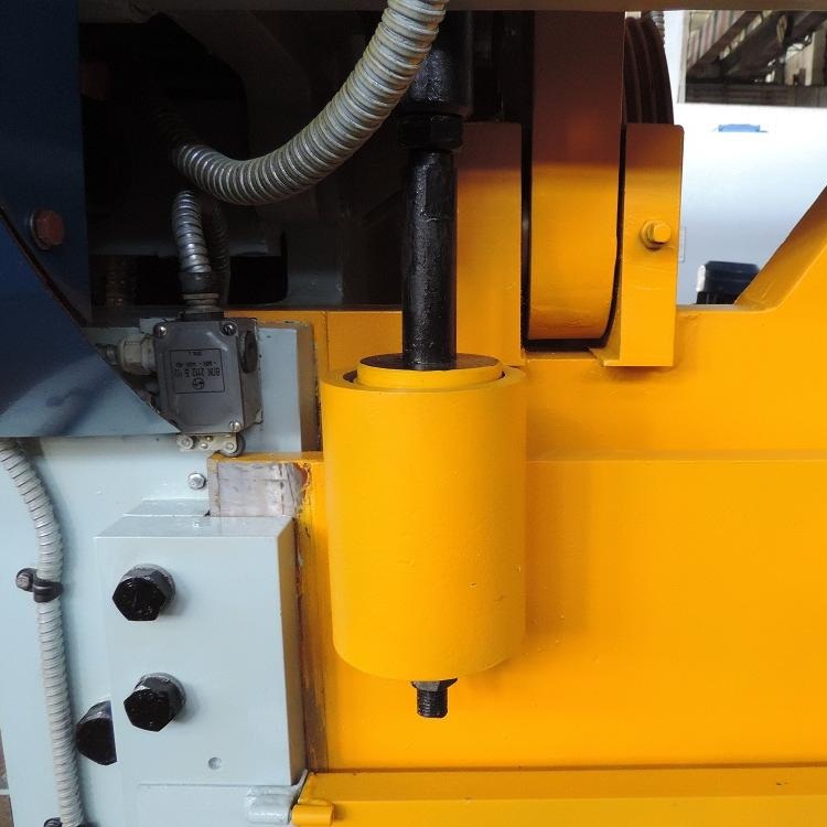 Механические гильотинные ножницы НЛ3424 (16х2500мм)Фото 9684-07.jpg