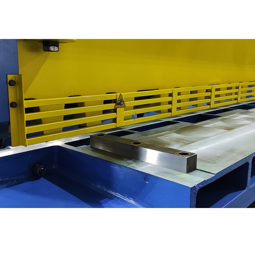 Механические гильотинные ножницы НЛ3427 (20 х 2000мм)Фото 9686-06.jpg