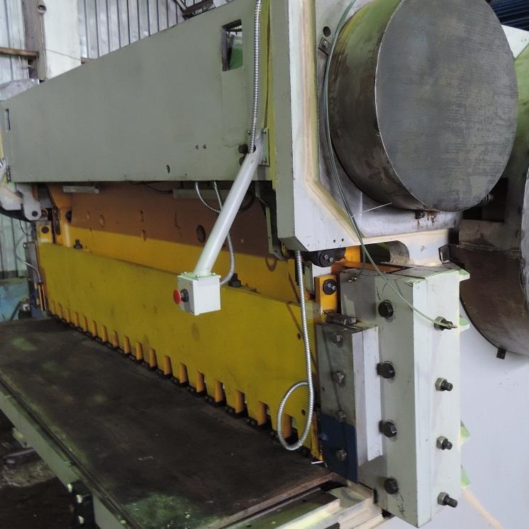 Механические гильотинные ножницы НЛ3429 (20х3150мм)Фото 9688-04.jpg