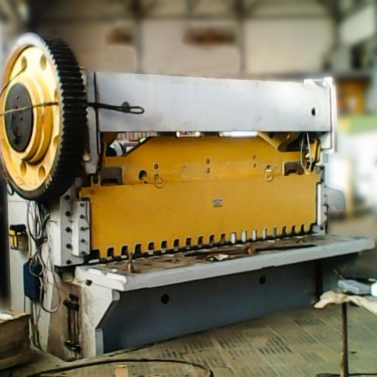 Механические гильотинные ножницы НЛ3433 (25х3150мм)Фото 9689-02.jpg