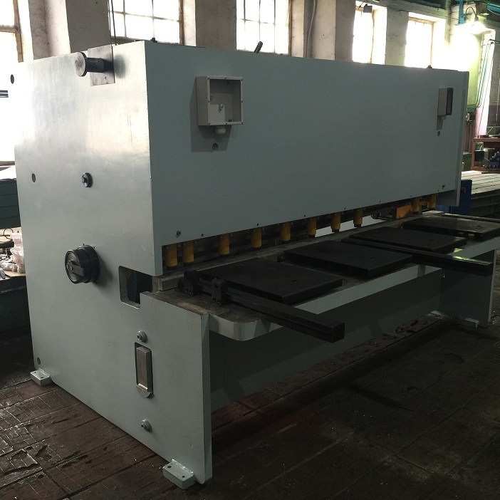 Гидравлические гильотинные ножницы НГ3421.1 (12х2500 мм)Фото 9692-03.jpg