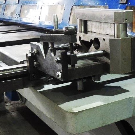 Гидравлические гильотинные ножницы НГ3425 (16х3100 мм)Фото 9693-02.jpg