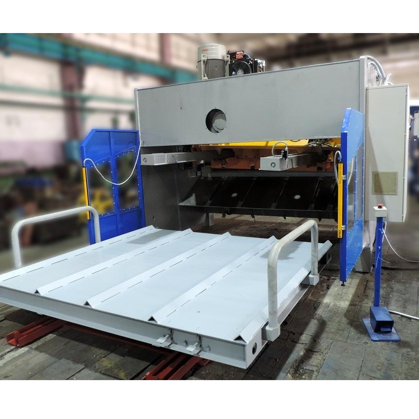 Гидравлические гильотинные ножницы НГ3425 (16х3100 мм)Фото 9693-04.jpg