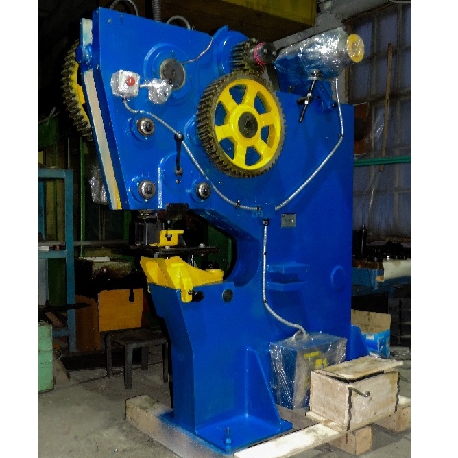 Пресс для пробивки отверстий КБ1931 (усилие 1250 кН)Фото 9749-04.jpg