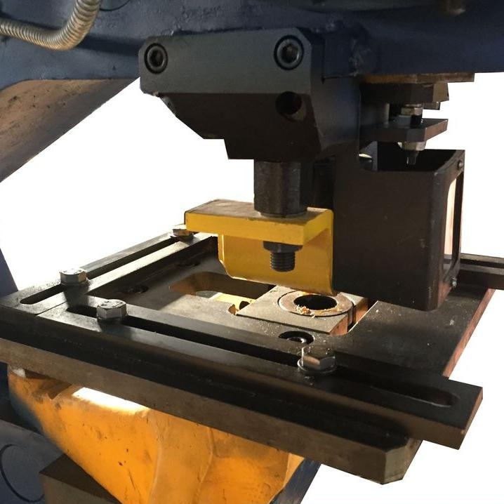 Пресс для пробивки отверстий КБ1932 (усилие 1600 кН)Фото 9750-03.jpg