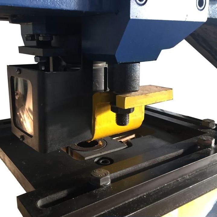 Пресс для пробивки отверстий КБ1932 (усилие 1600 кН)Фото 9750-04.jpg