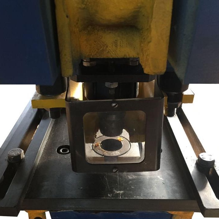 Пресс для пробивки отверстий КБ1932 (усилие 1600 кН)Фото 9750-05.jpg