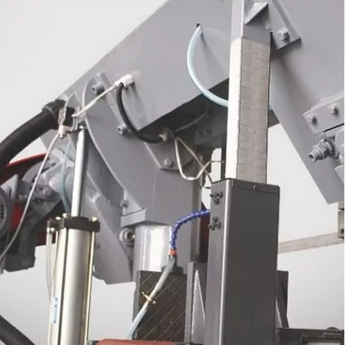 Полуавтоматический ленточнопильный станок IRONMAC CUT-300х500CSAФото 9752-04.jpg