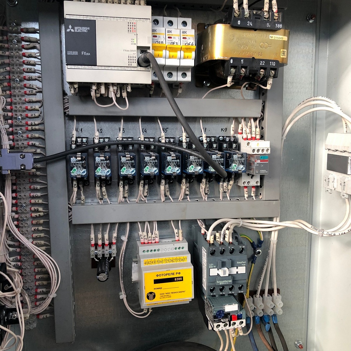 Пресс для пластмасс ДГ2426Фото 9771-04.jpg