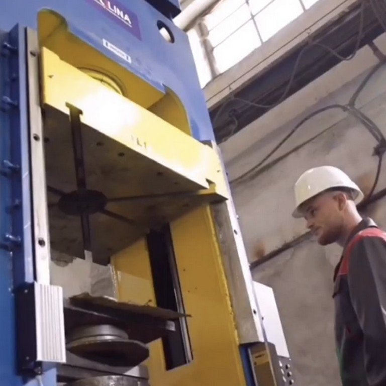 Пресс для пластмасс ДГ2430Фото 9773-03.jpg