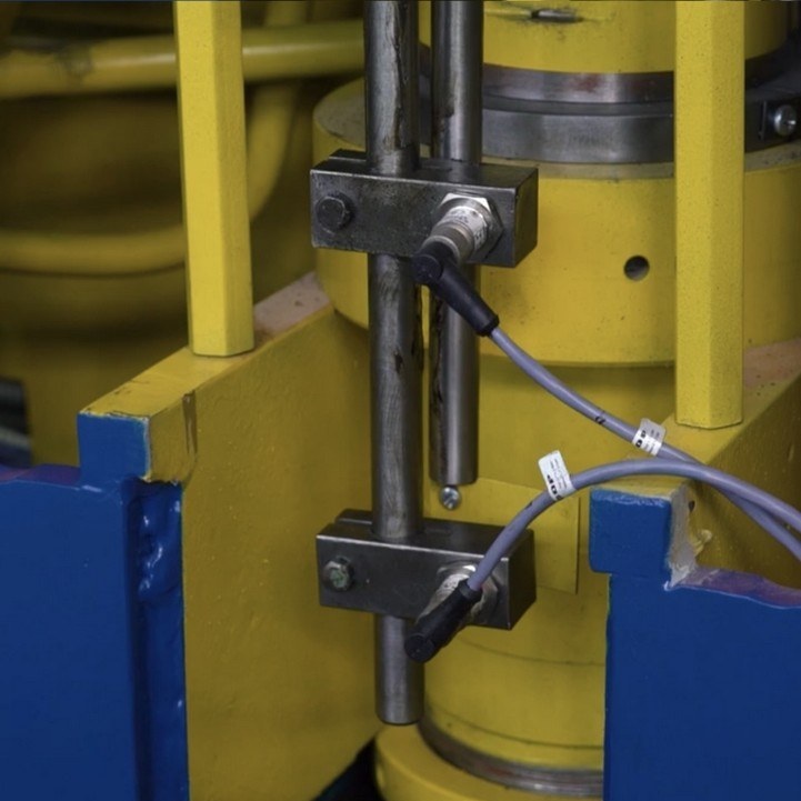 Пресс для пластмасс ДГ2430Фото 9773-04.jpg