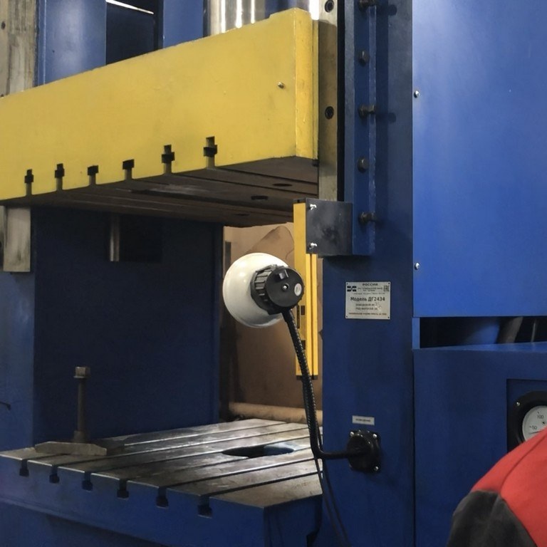 Пресс для пластмасс ДГ2432Фото 9774-02.jpg