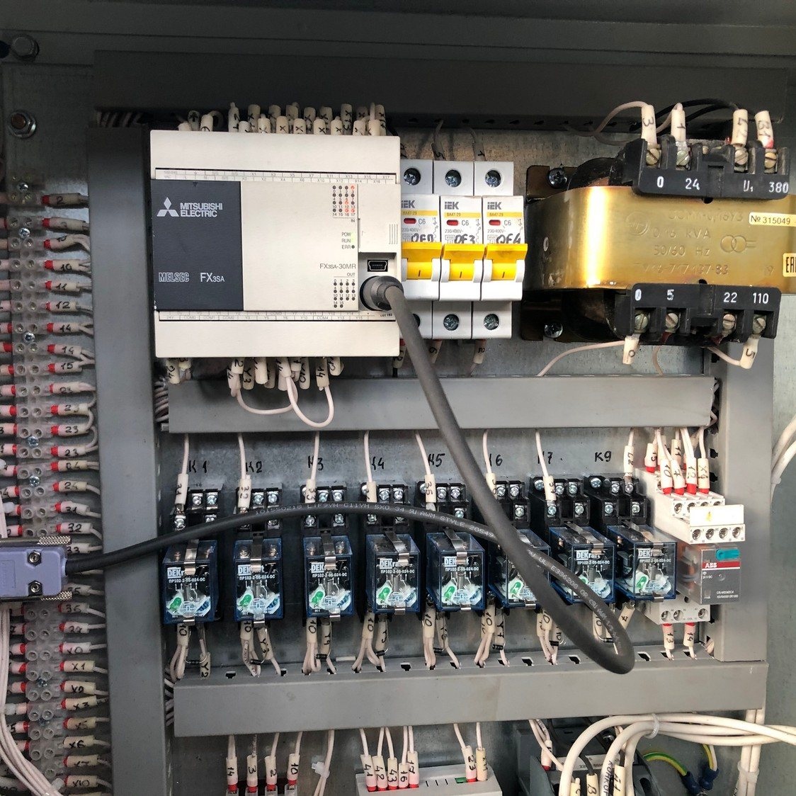 Пресс для пластмасс ДГ2432Фото 9774-05.jpg