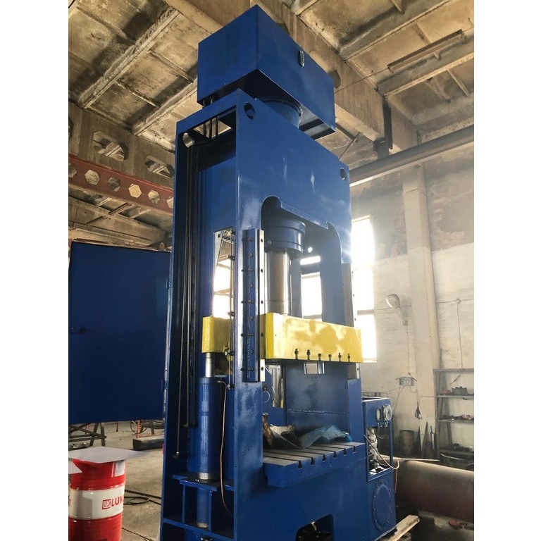 Пресс для пластмасс ДГ2434Фото 9775-02.jpg