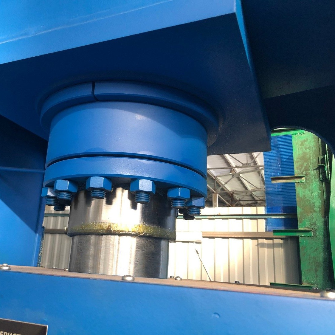 Пресс для пластмасс ДГ2434Фото 9775-05.jpg