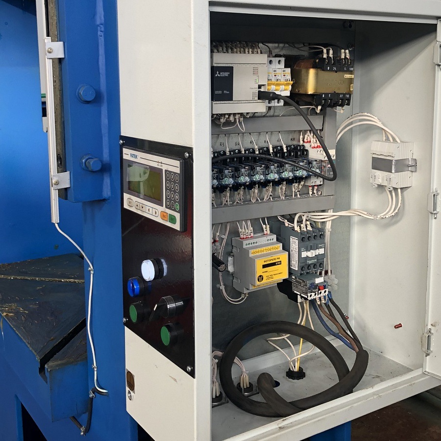 Пресс для пластмасс ДГ2436Фото 9776-04.jpg