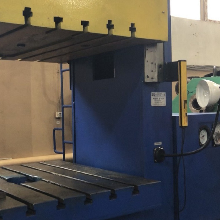 Пресс для пластмасс ДГ2436Фото 9776-05.jpg