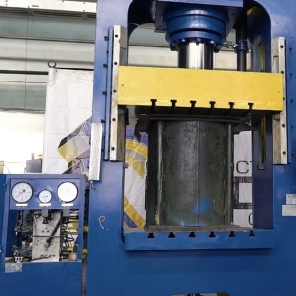 Пресс для пластмасс ДГ2436Фото 9776-07.jpg