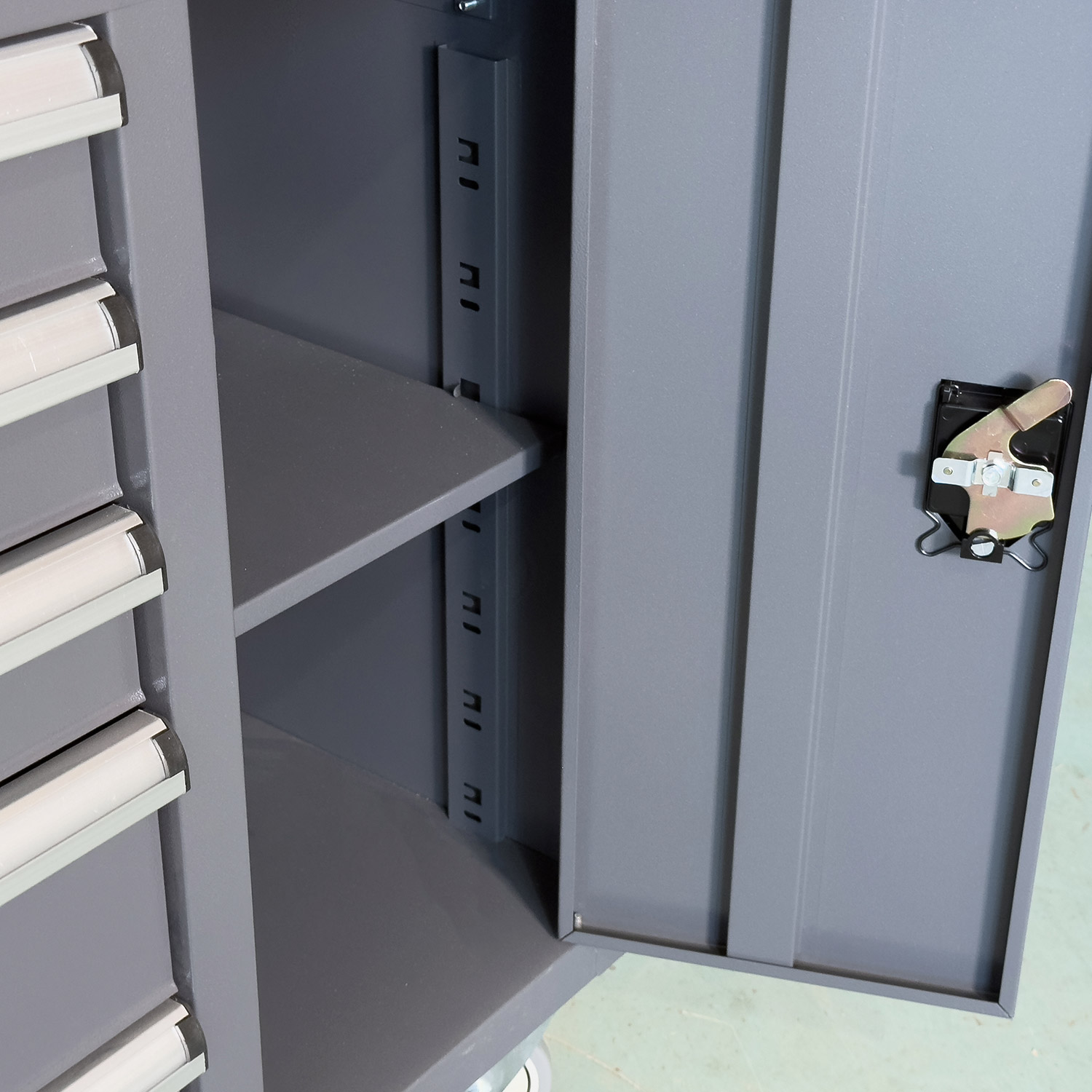 Шкаф для инстументов SP-003Фото 9868-10.jpg