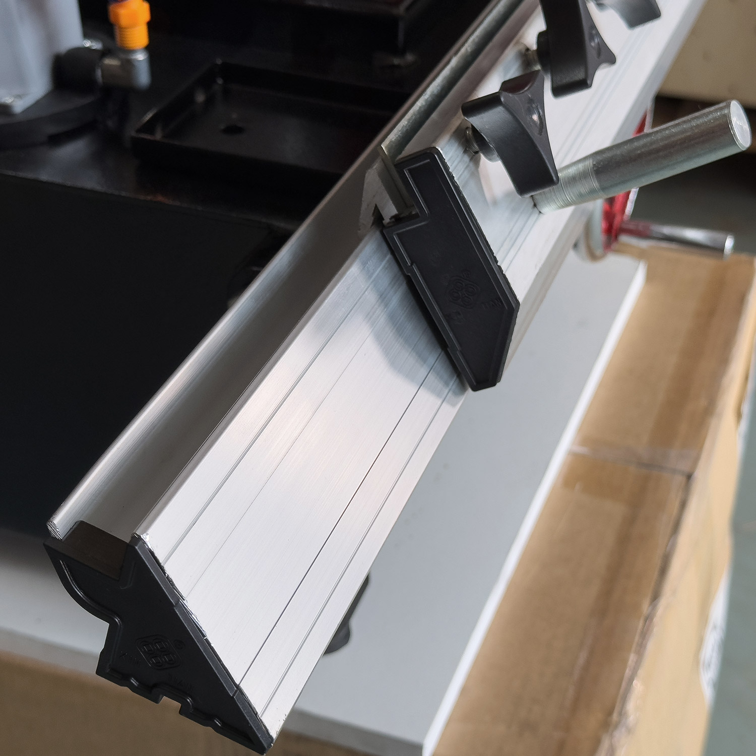 Станок для заточки строгальных ножей PROMA MF206A/230Фото 9870-04.jpg